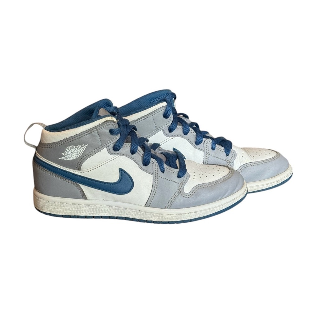 Good Condition Used Nike Air Jordan’s Gray and Blue 3Y